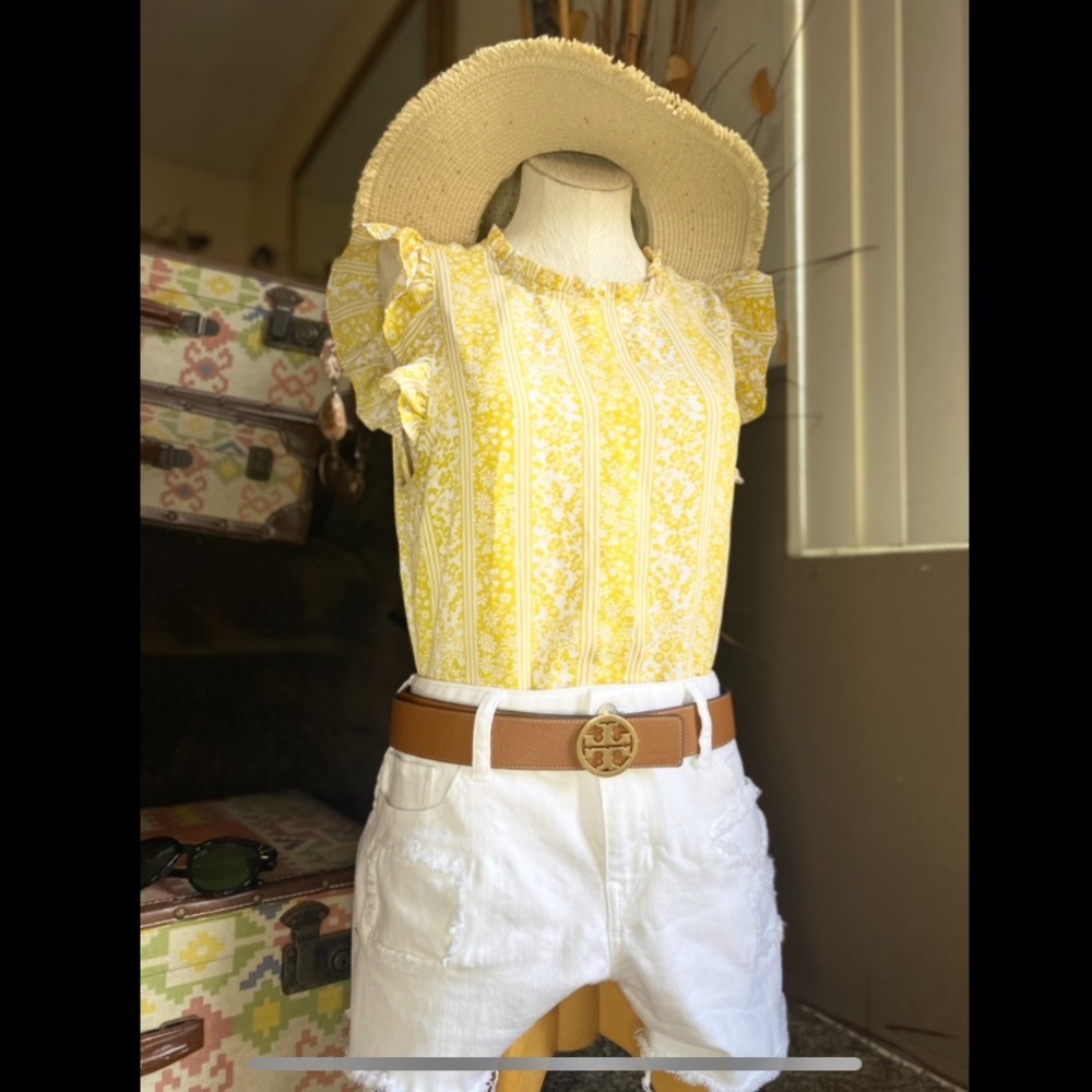 EXPRESS - White Ripped Shorts